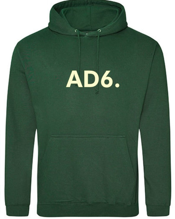 Alpe d’HuZes Unisex hoodie donkergroen met crème opdruk